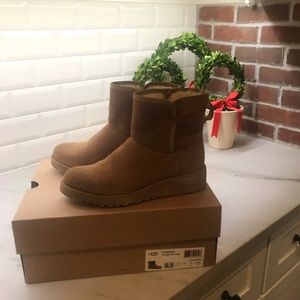Barely worn Ugg ankle boots